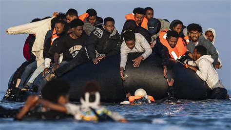 Canot de migrants dans la Manche