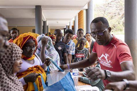 Camp de Kavani et aide humanitaire à Mayotte