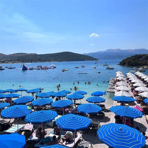 Hôtel avec piscine à Ksamil