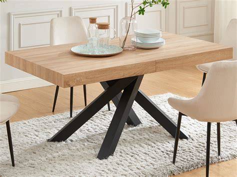 Table extensible ouverte dans salle à manger