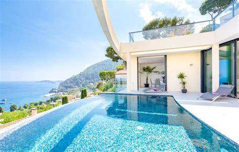 Villa de luxe guadeloupéenne piscine vue mer