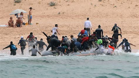 Débarquement de migrants sur plage espagnole