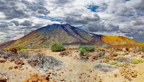 Paysage volcanique de Tenerife et parcours de golf