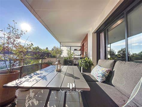 Appartement rennais avec terrasse et parc paysager